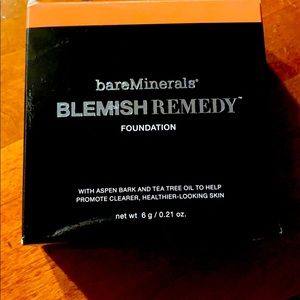 Bare minerals foundation